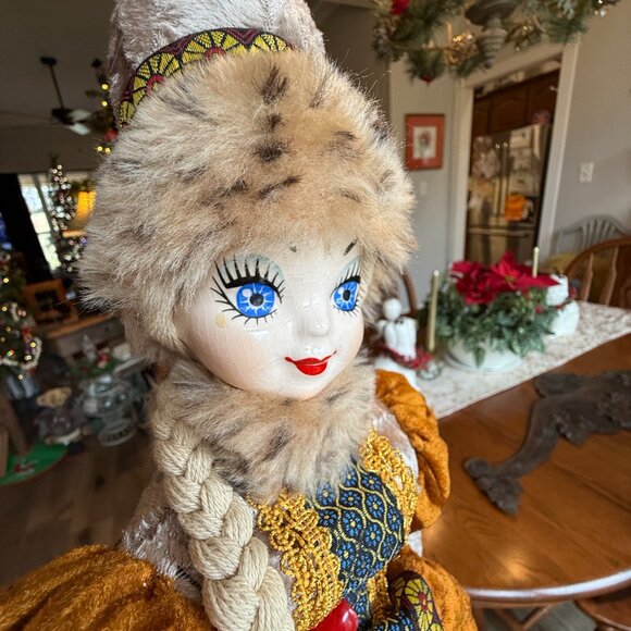 1960's Hand Painted Russian Doll - Picture 15 of 16